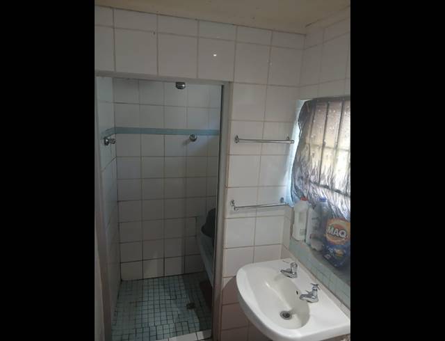 10 BEDROOM FREESTANDING FOR SALE IN HURST HILL